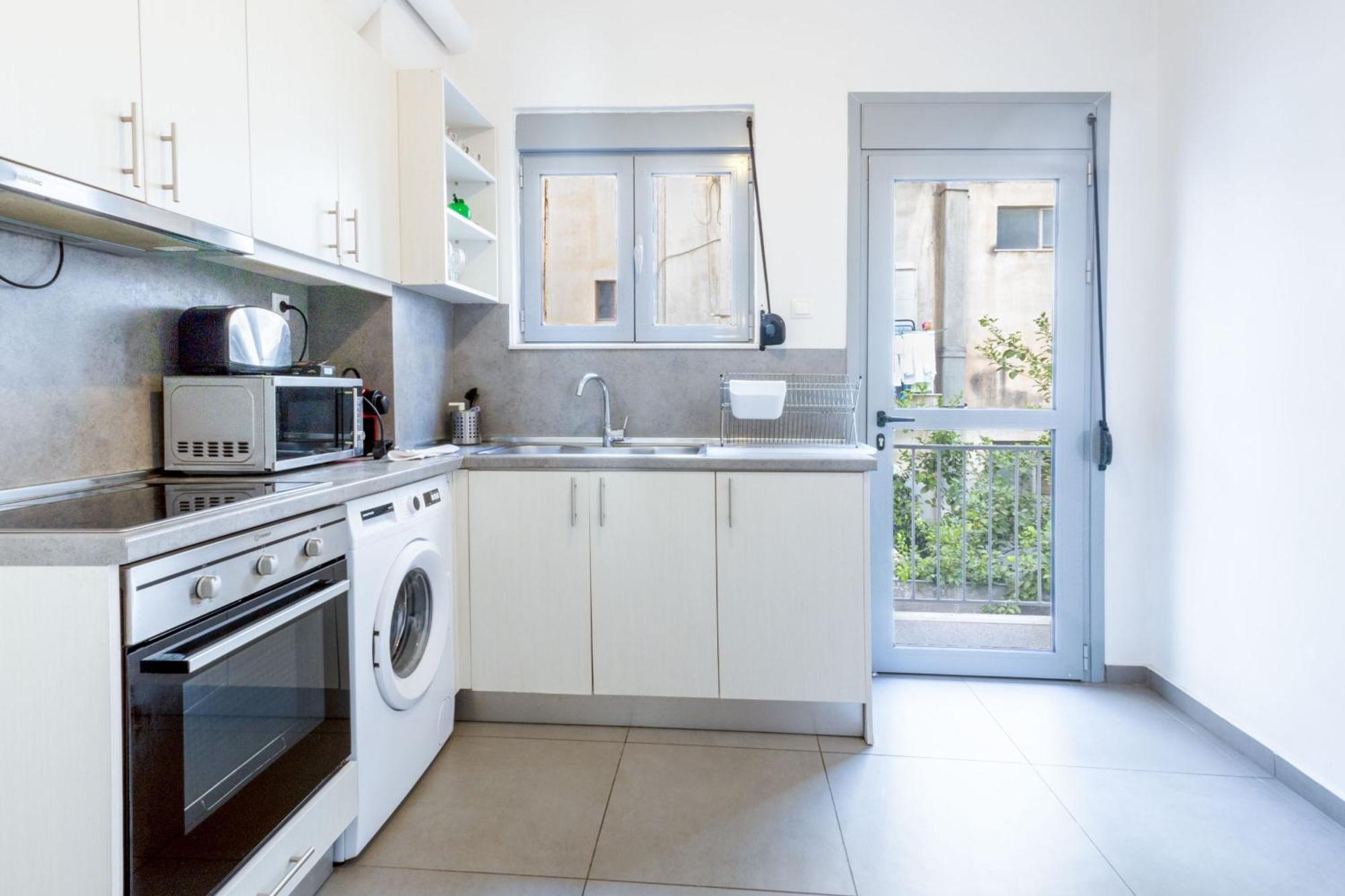 Renovated 5 Bdr House Near Acropolis - New Beds, Terrace & Green Yard Atenas Exterior foto