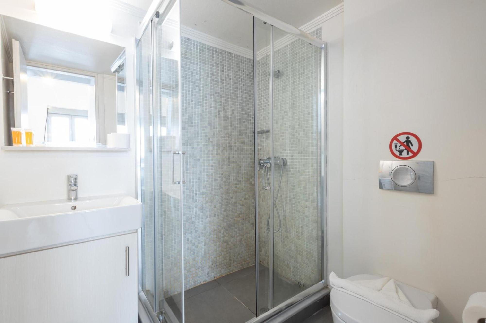 Renovated 5 Bdr House Near Acropolis - New Beds, Terrace & Green Yard Atenas Exterior foto