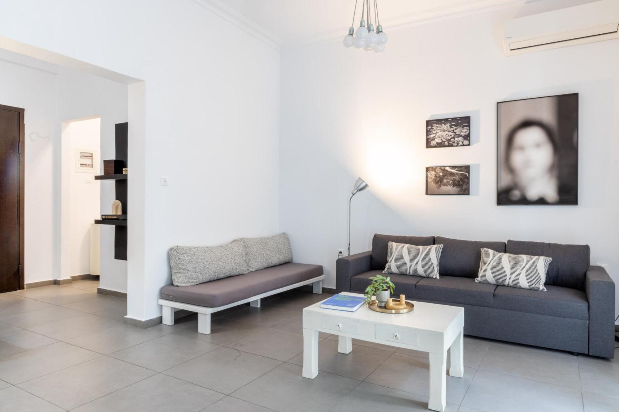 Renovated 5 Bdr House Near Acropolis - New Beds, Terrace & Green Yard Atenas Exterior foto